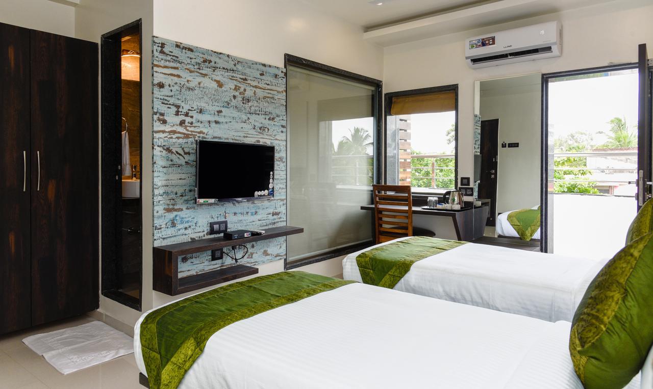 Treebo Malhaar Regency Hotel Chinchvad ภายนอก รูปภาพ