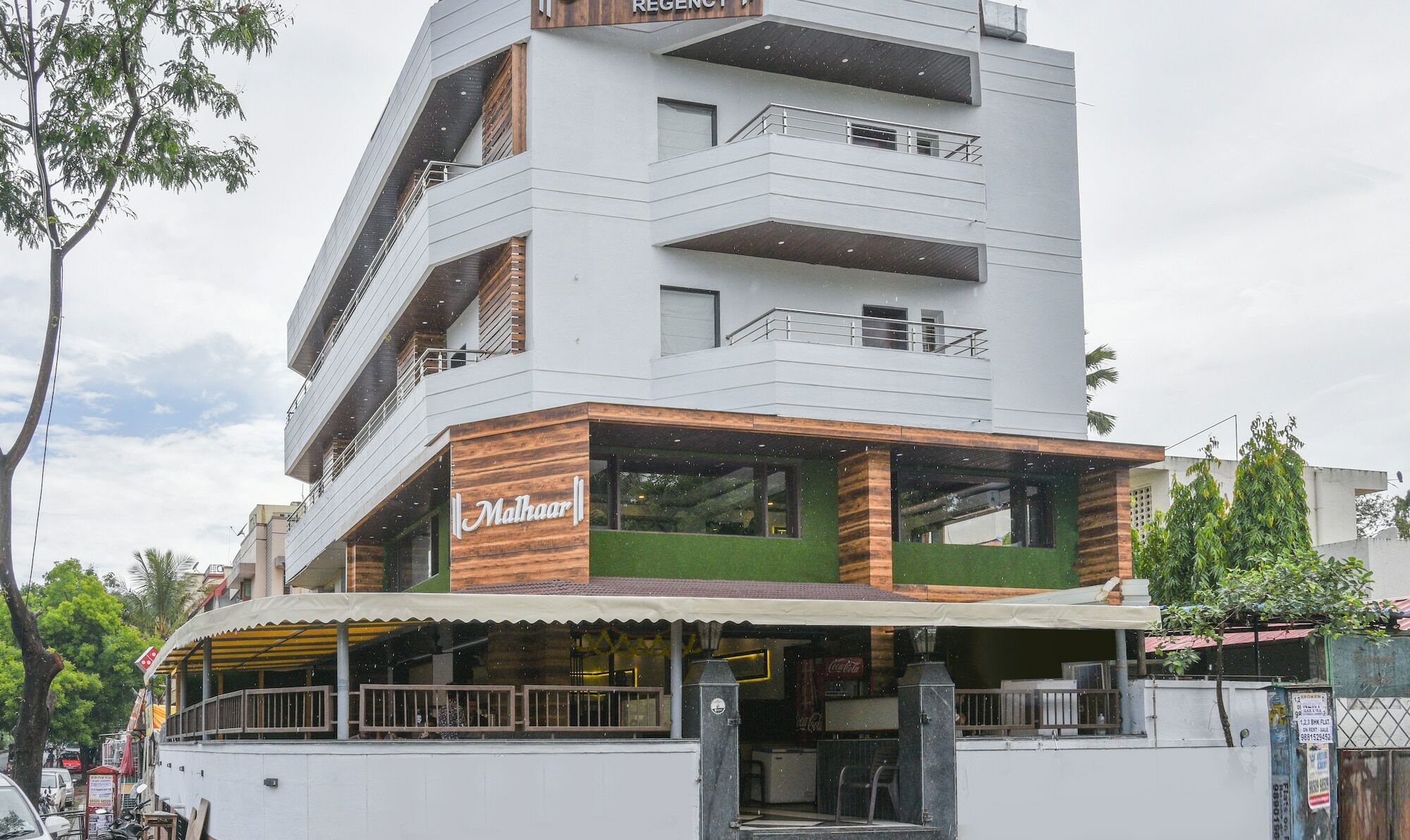 Treebo Malhaar Regency Hotel Chinchvad ภายนอก รูปภาพ